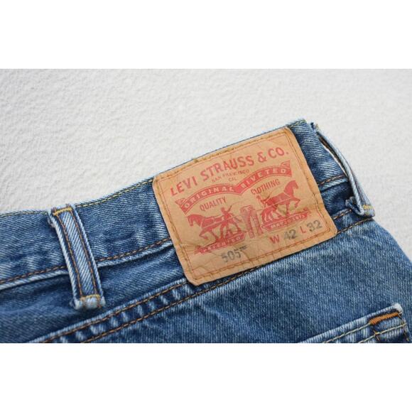 Levi's 505 Regular Fit Straight Rugged Denim Blue Jeans Mens Size 42 x 32 - Picture 1 of 7